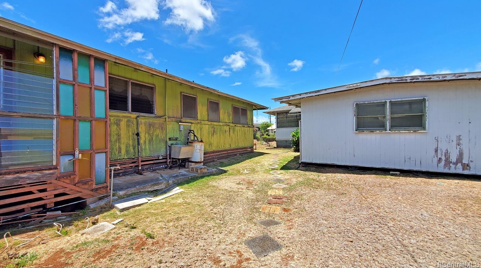 866 Third St, Pearl City, HI 96782-3676