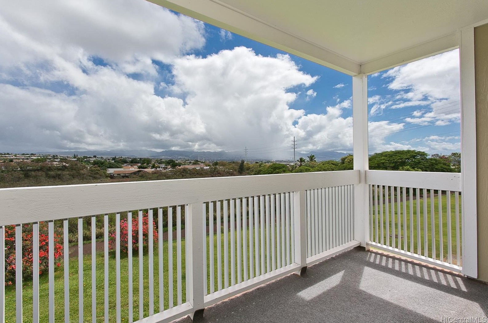 94-615 Kahakea St, Waipahu HI  96797 exterior