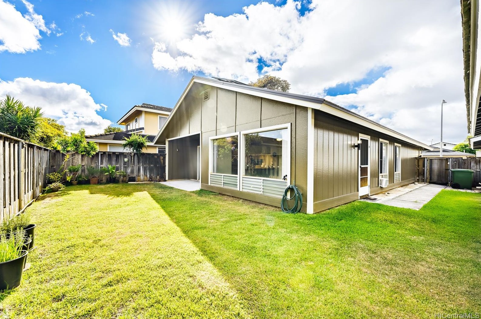 94-1456 Manao St, Waipahu, HI 96797-4330