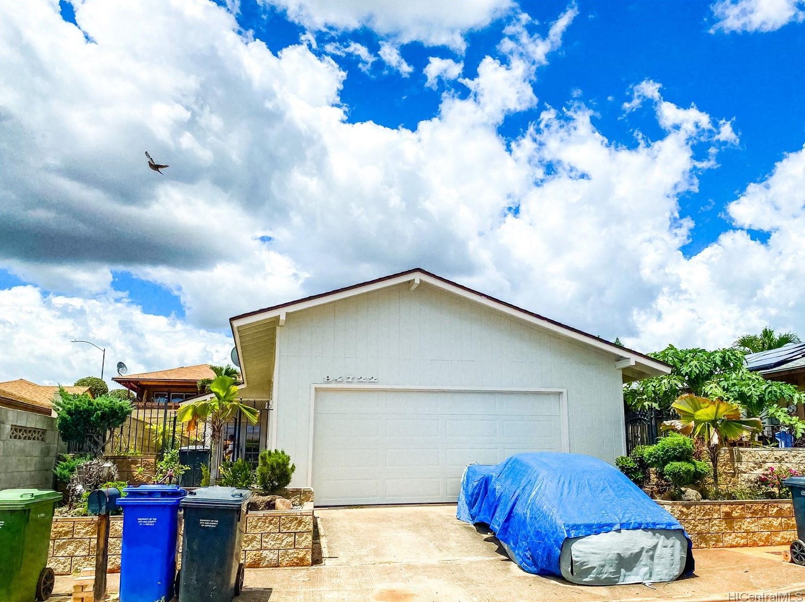 94-722 Kaaka St, Waipahu, HI 96797-1220