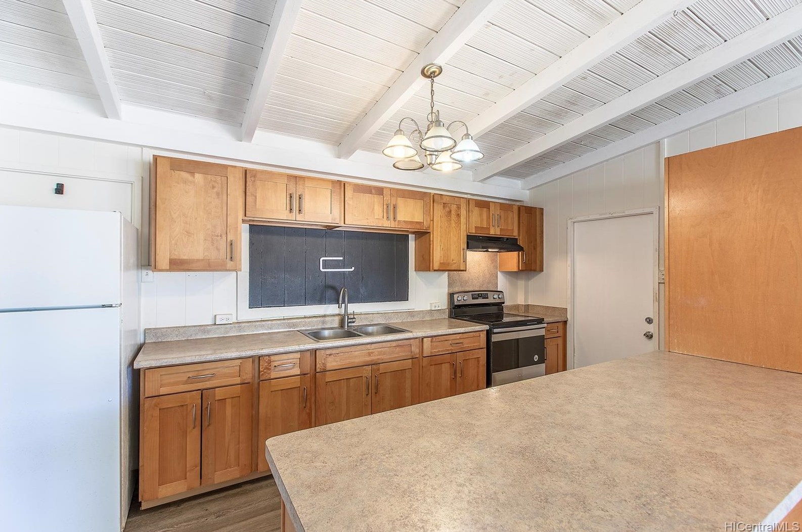 89 Kaluhea St, Wahiawa, HI 96786