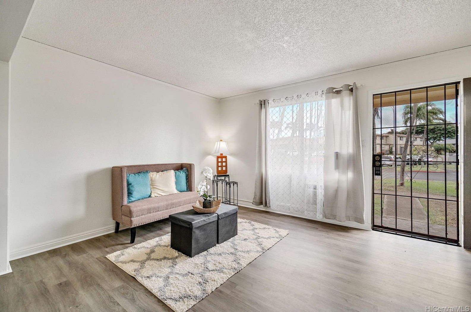 98-524E Kamahao Pl, Pearl City, HI 96782-2419