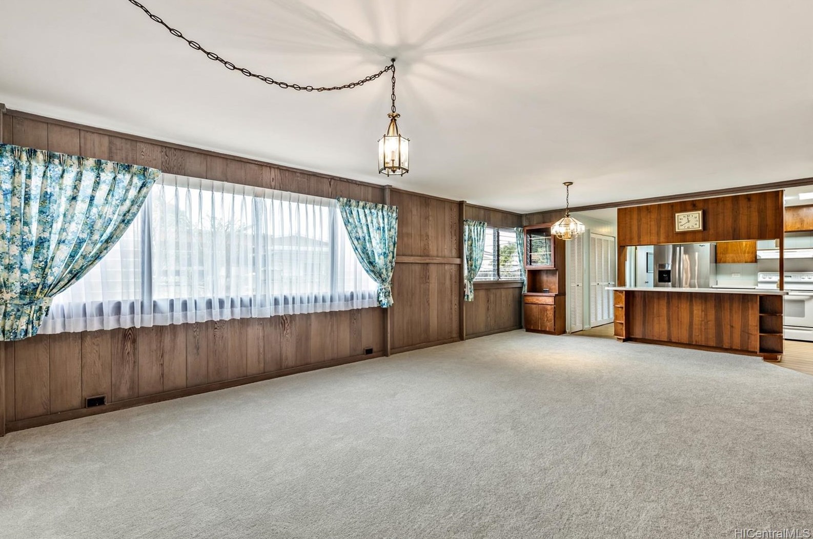 578 Uluhala St, Kailua, HI 96734-4415