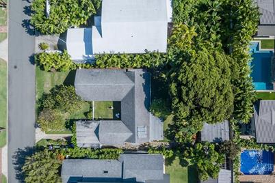 4523 Aukai Avenue - Photo 1