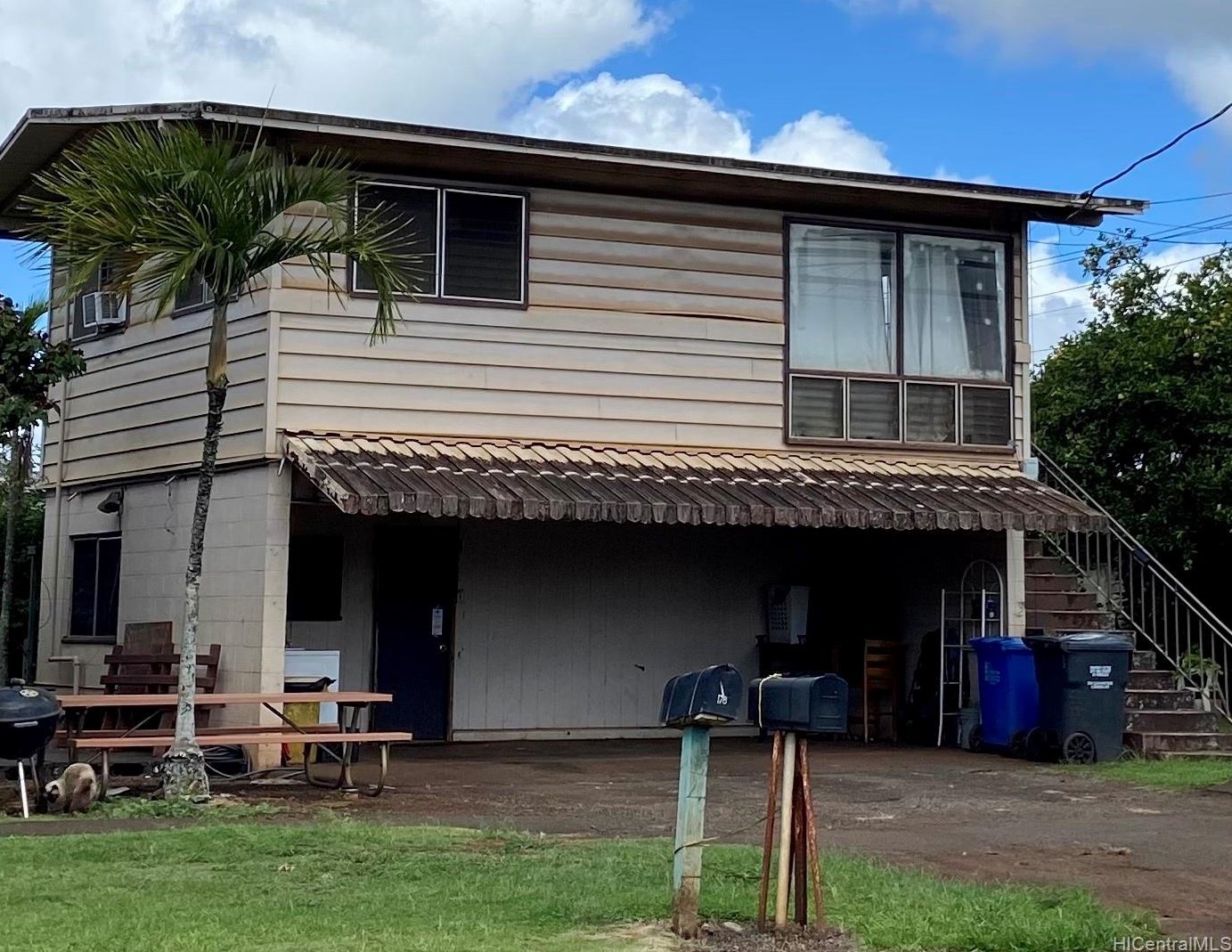 178 California Ave, Wahiawa, HI 96786-1555