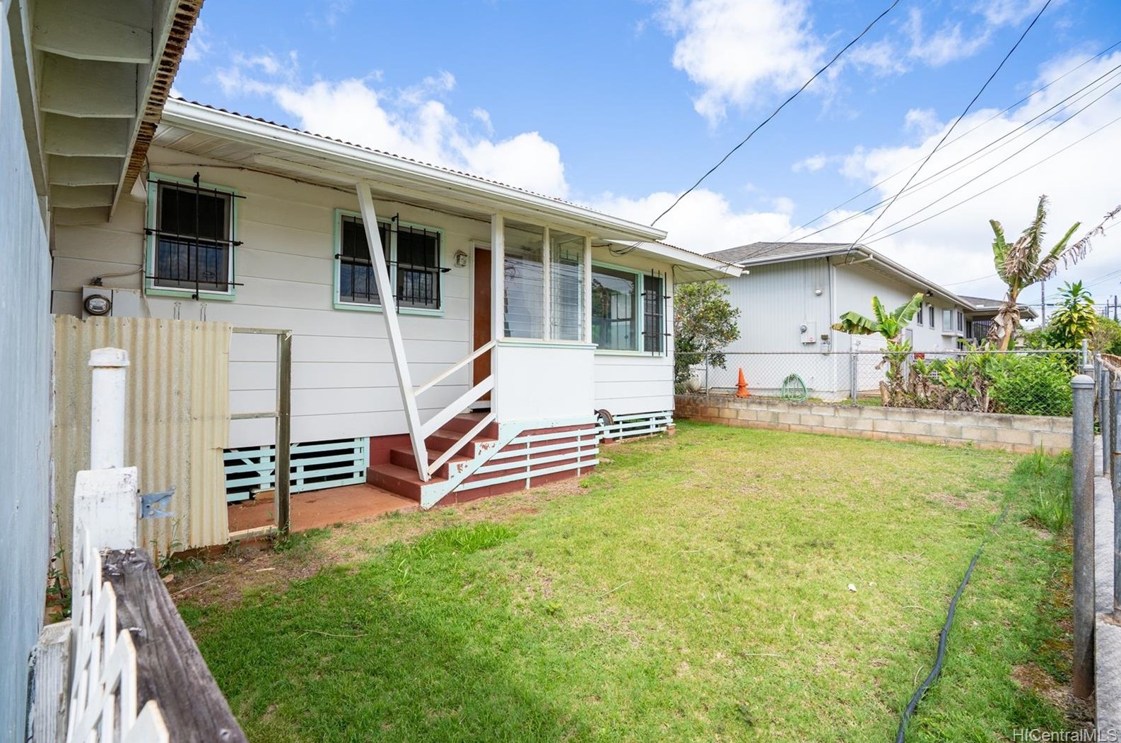1314 Manua St, Wahiawa, HI 96786-2325