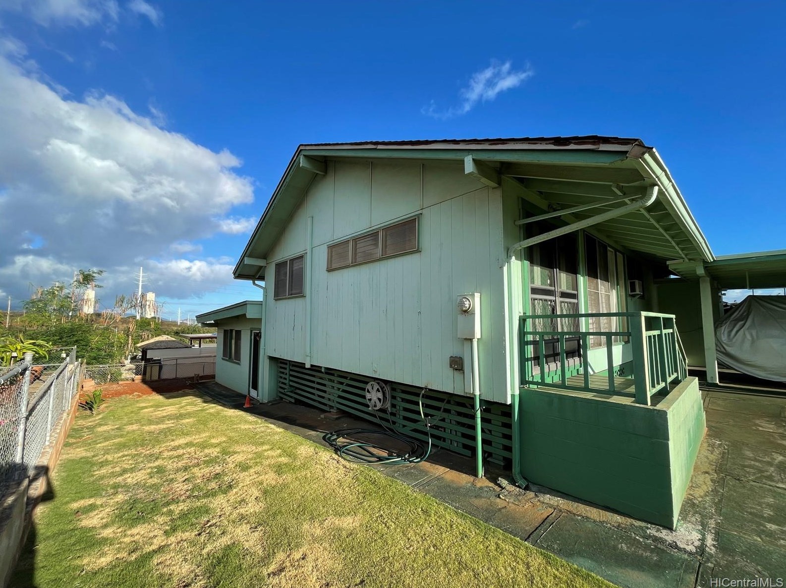 941077 Lumikula St, Waipahu, HI 96797-4085