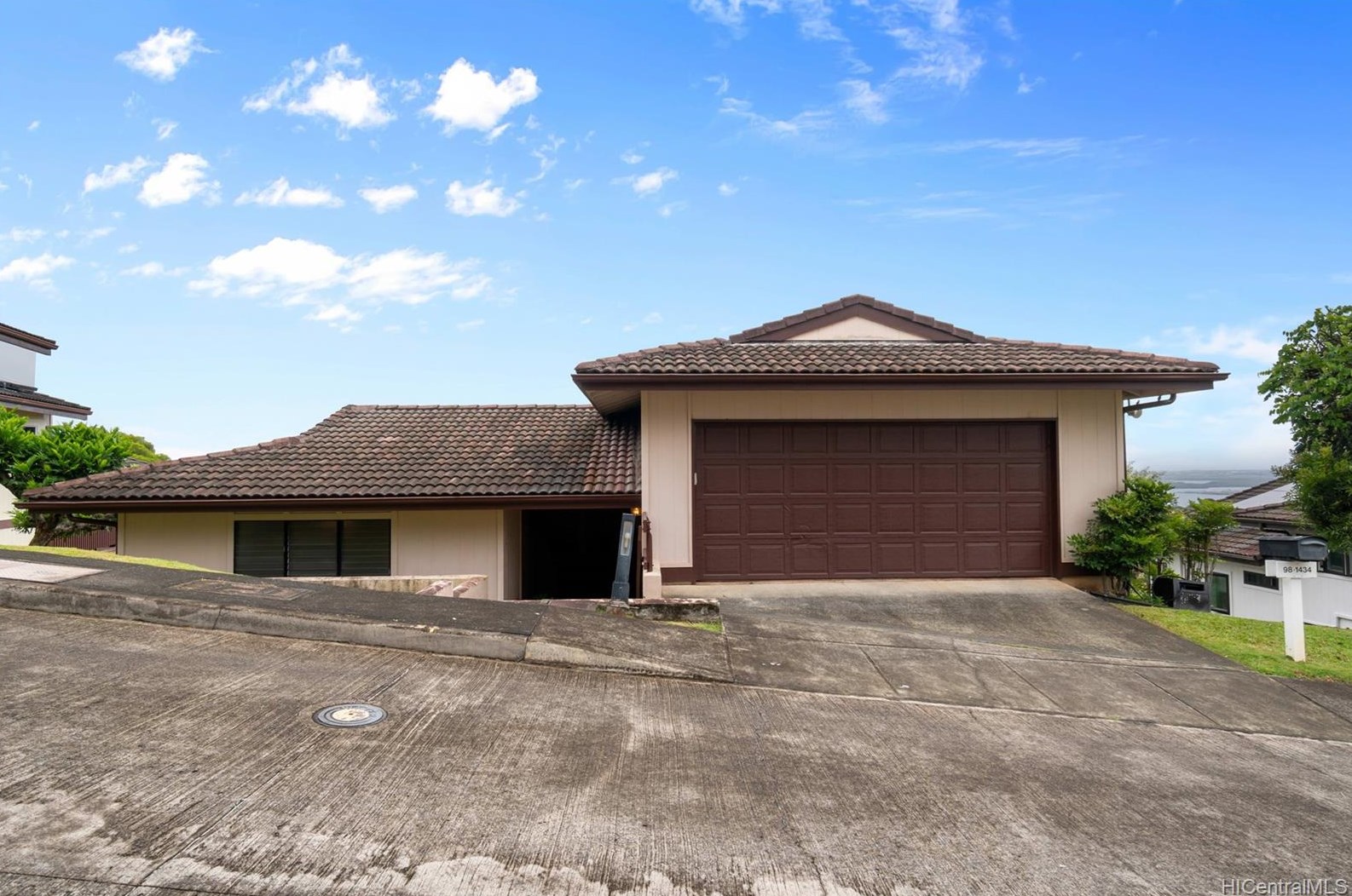 98-1434 Onikiniki Pl #9, Aiea, HI 96701