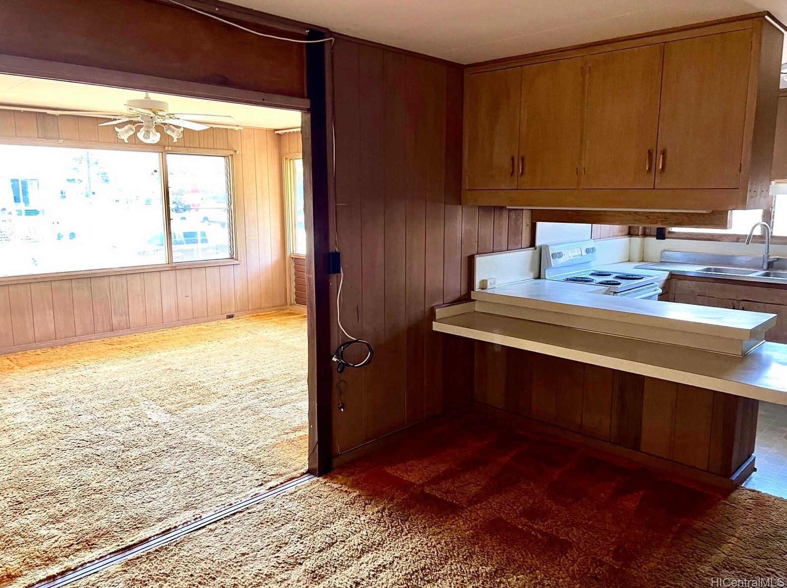 94-1258 Kahuaina St, Waipahu, HI 96797-3405