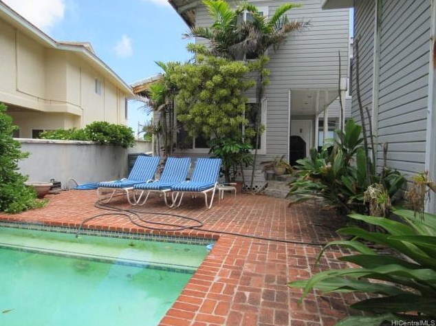 580 Kaimalino St, Kailua, HI 96734-1612