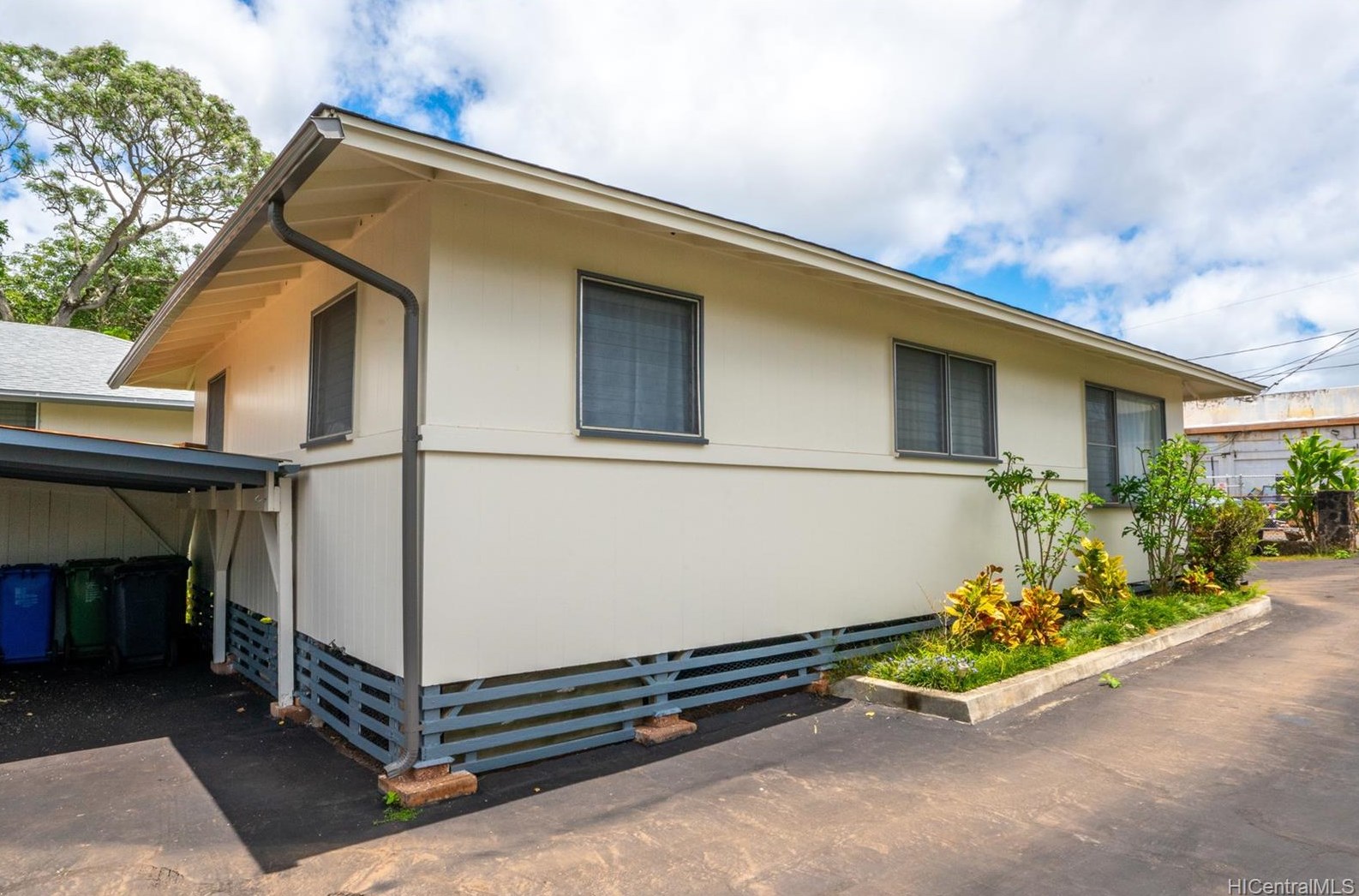 246 Nihiwai Pl, Wahiawa, HI 96786-1809