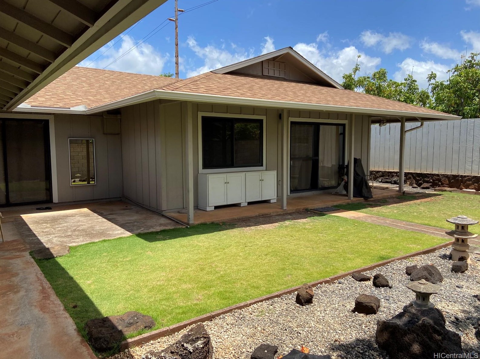 1480 Hooli Cir, Pearl City, HI