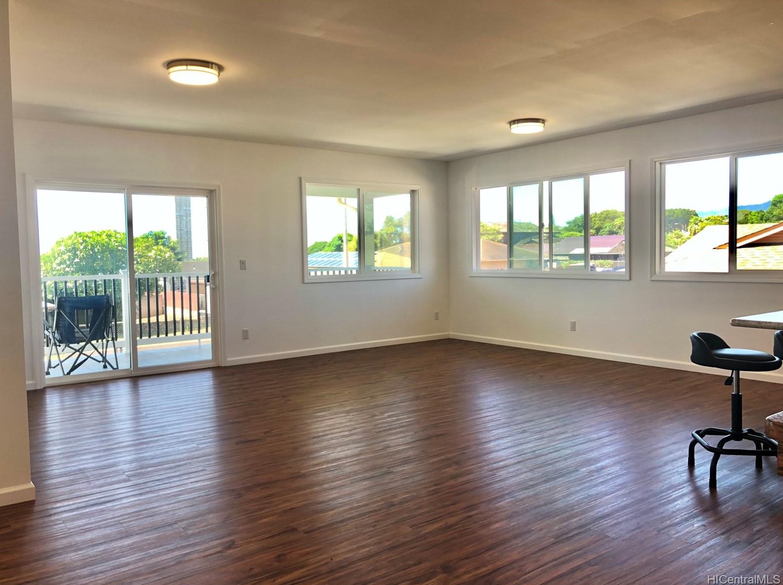 1184 Palekaiko St, Pearl City, HI 96782-1962