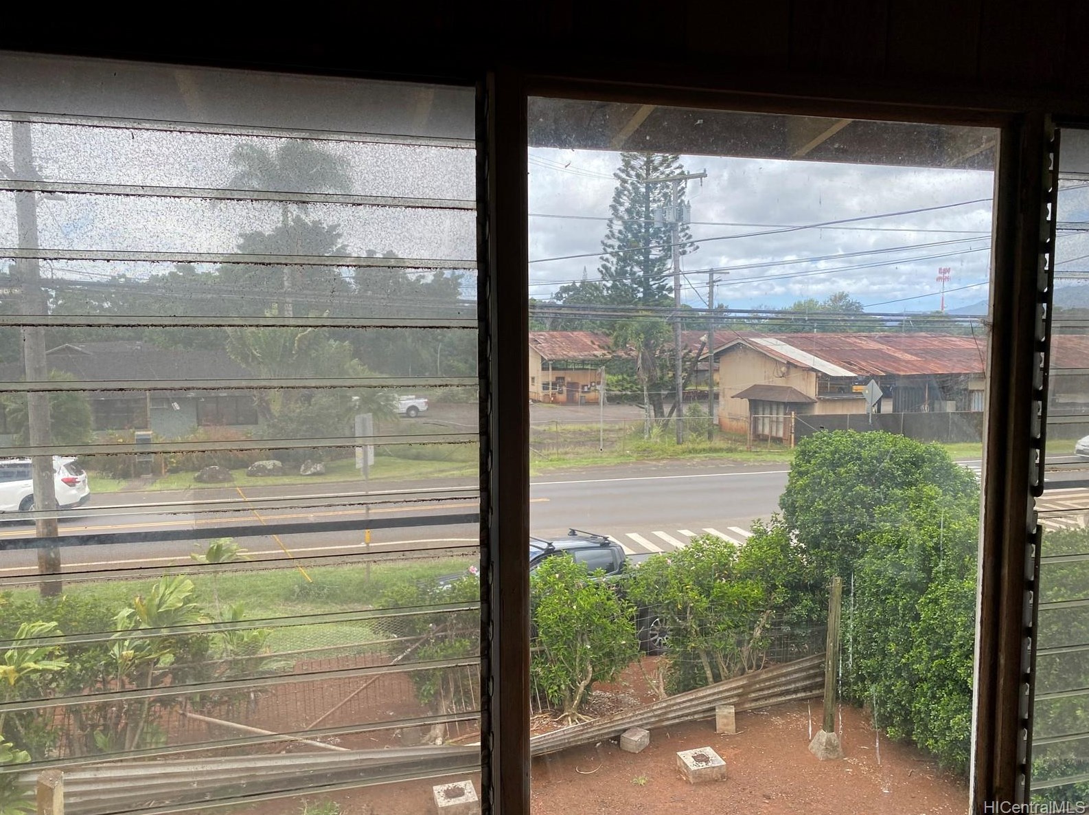 502 Lalawai St, Wahiawa, HI 96786-1236