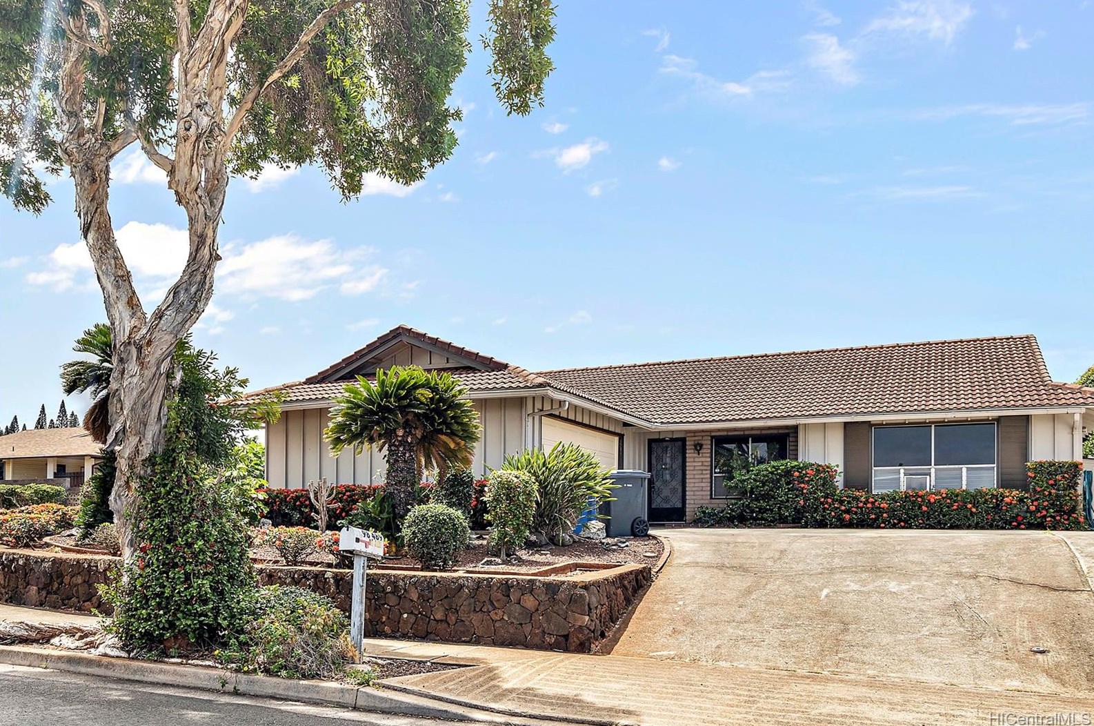 98-489 Puaapiki St, Aiea, HI 96701