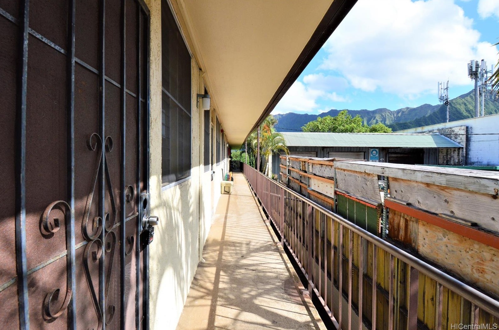 47-116 Wailehua Rd #207, Kaneohe, HI 96744