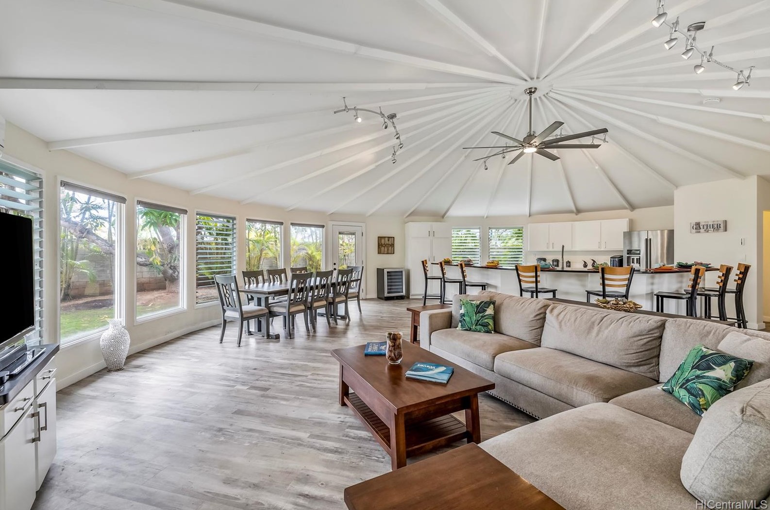 435 N Kalaheo Ave, Kailua, HI 96734