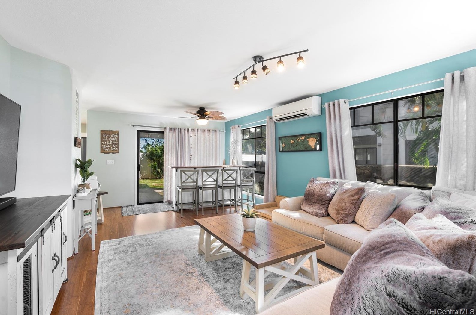 94-525 Hakea Pl, Waipahu, HI 96797-4761