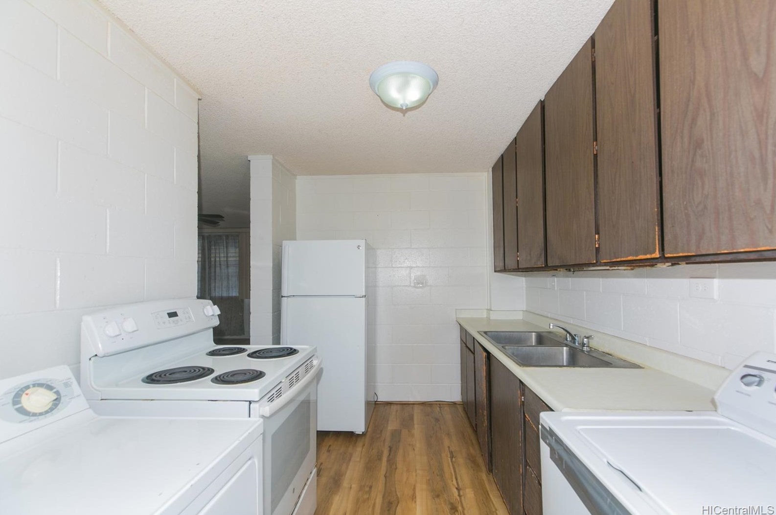 1281 Kipaipai St, Pearl City, HI 96782-2577