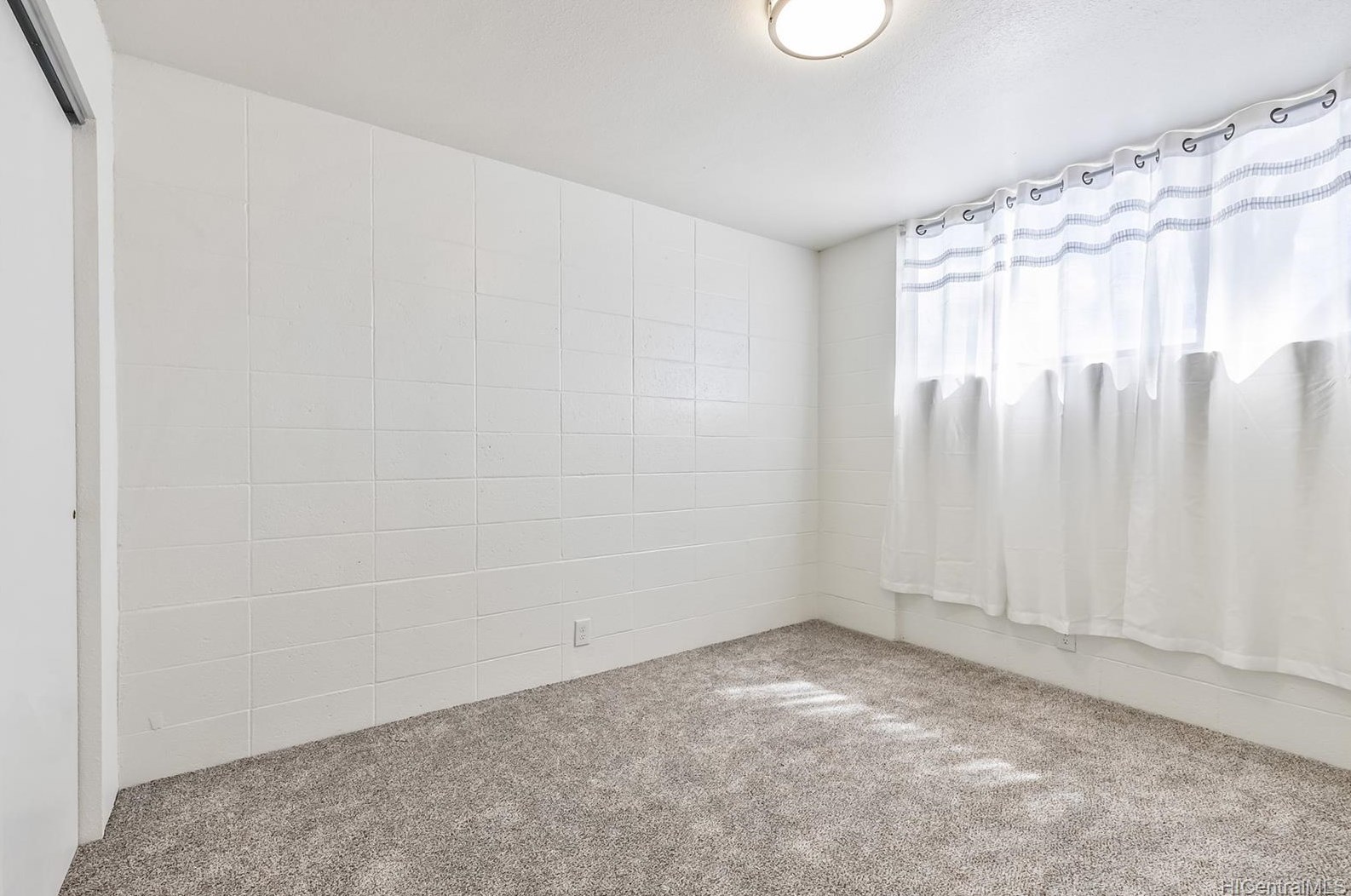 94-049 Waipahu St #105, Waipahu, HI 96797