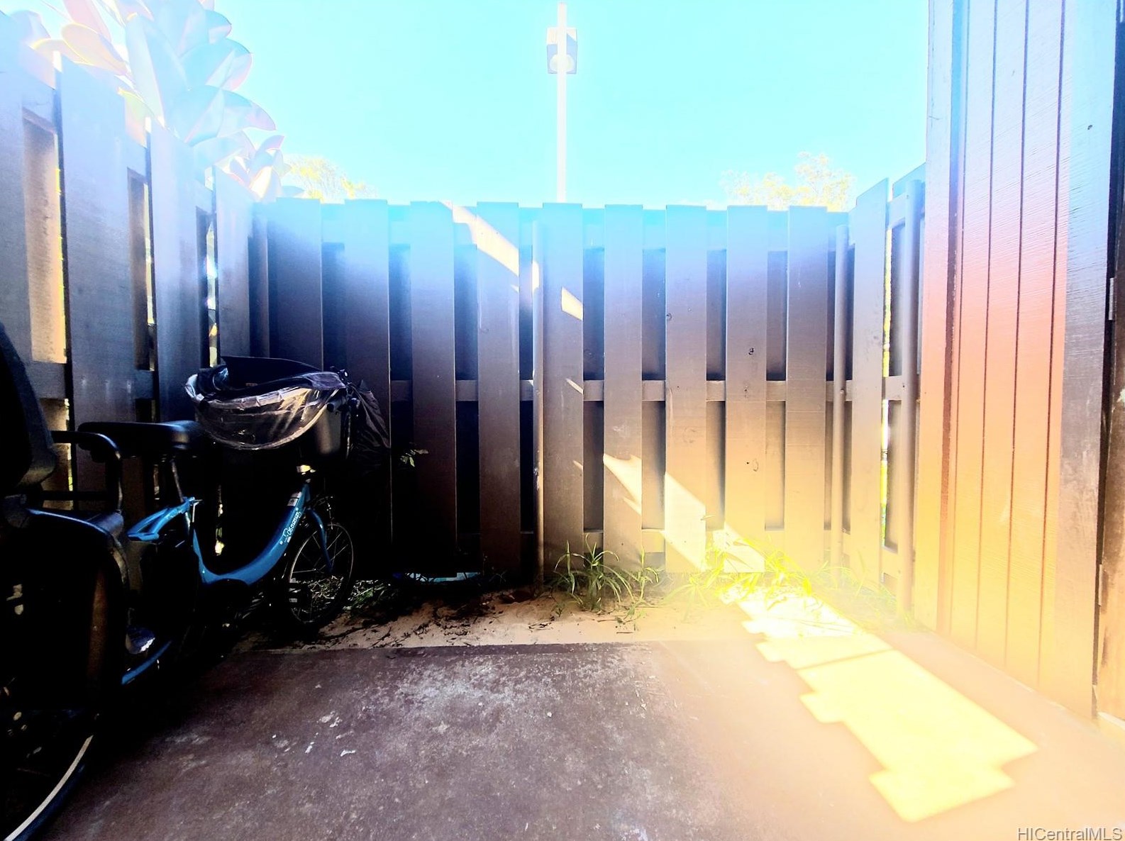 2069 California Ave, Wahiawa HI  96786-2741 exterior