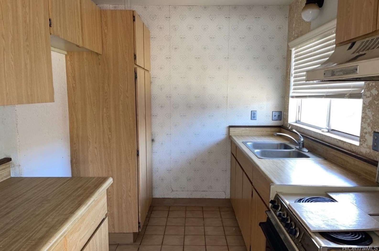 94-829 Kalaiaha Pl, Waipahu, HI 96797