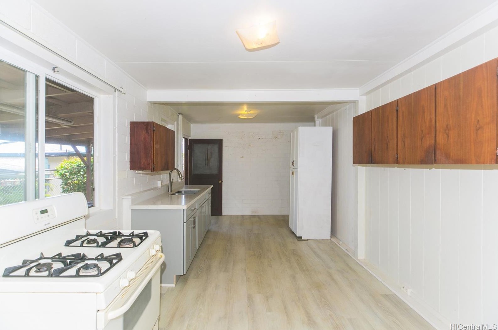 279 Valley Ave, Wahiawa HI  96786-2427 exterior