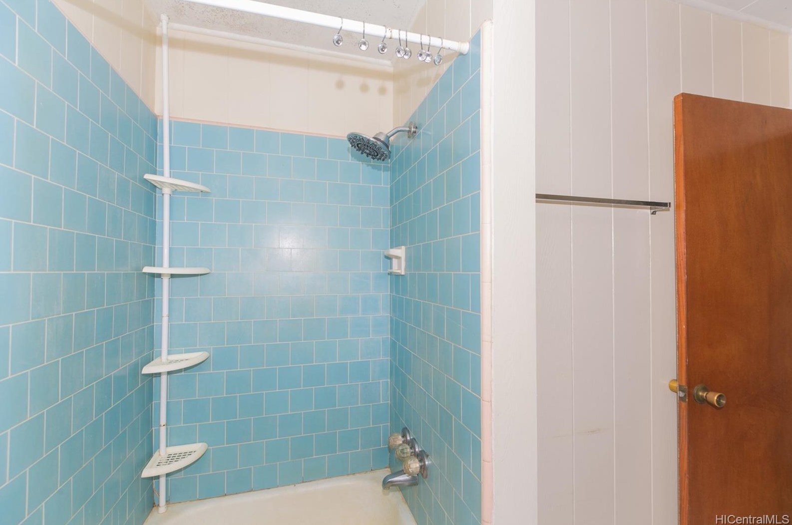 279 Valley Ave, Wahiawa HI  96786-2427 exterior