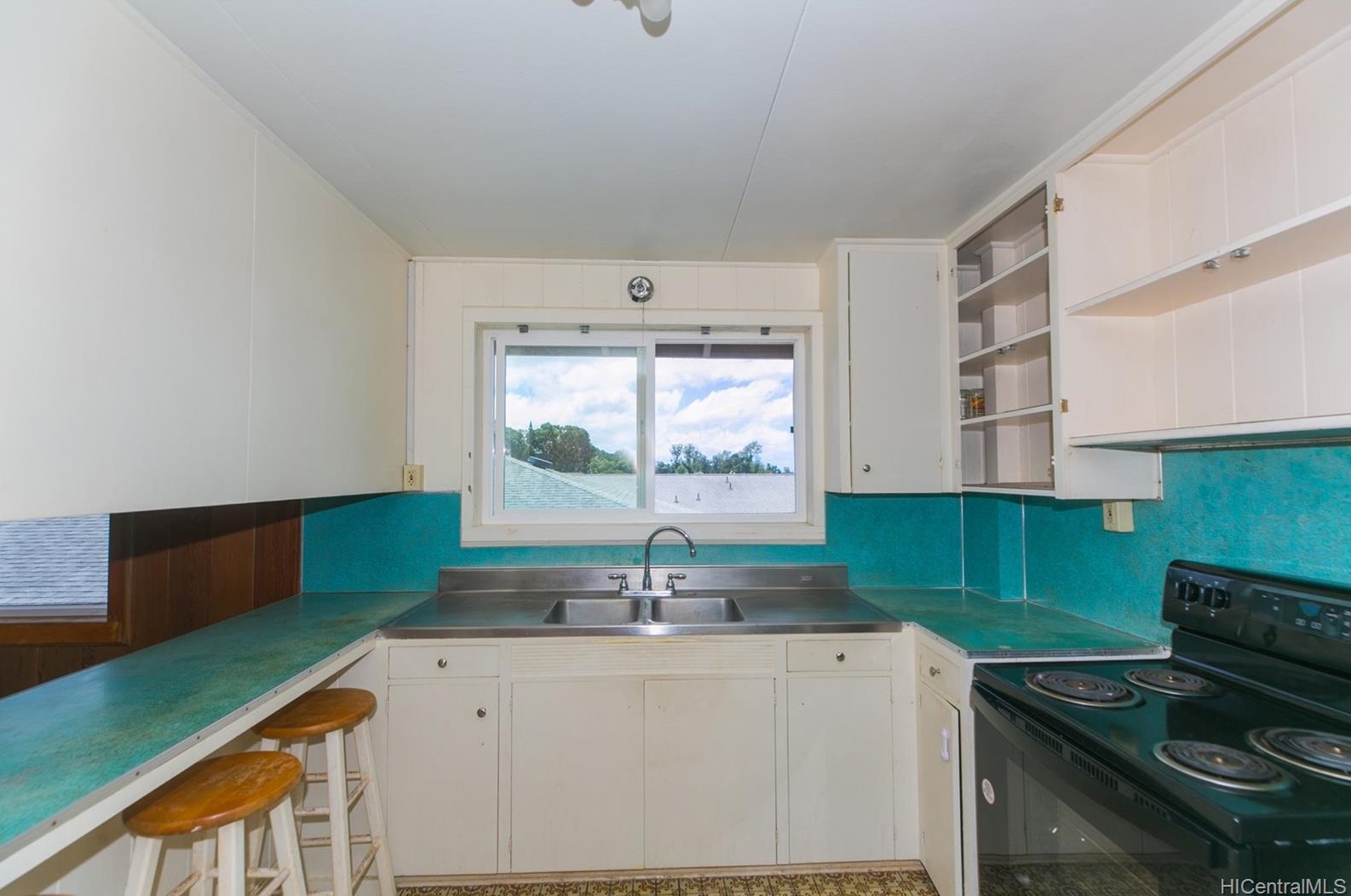 279 Valley Ave, Wahiawa HI  96786-2427 exterior