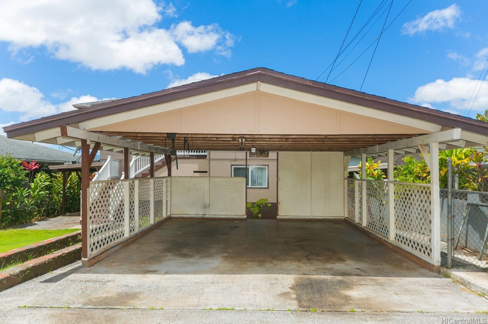 279 Valley Ave, Wahiawa HI  96786-2427 exterior