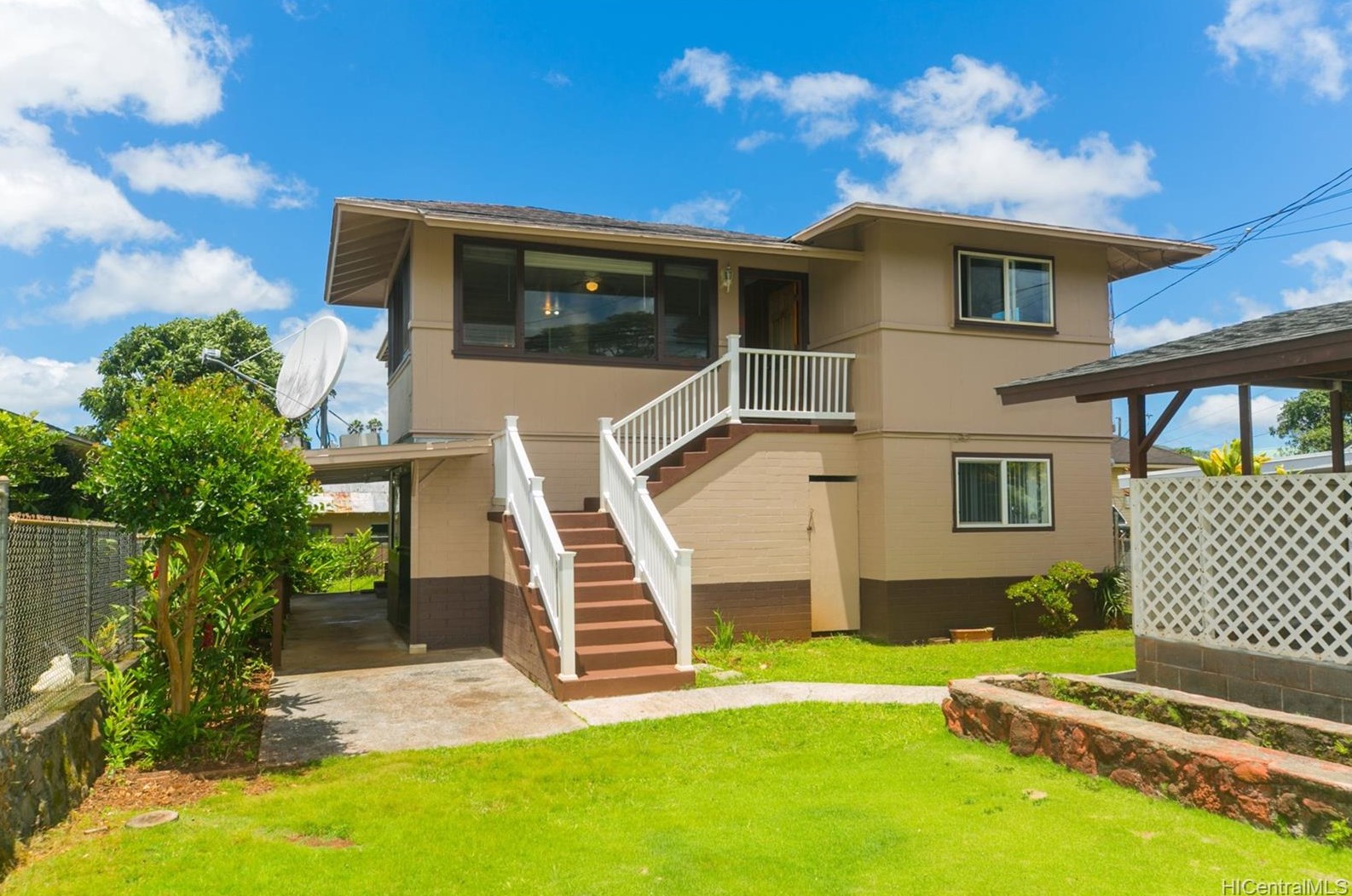 279 Valley Ave, Wahiawa HI  96786-2427 exterior