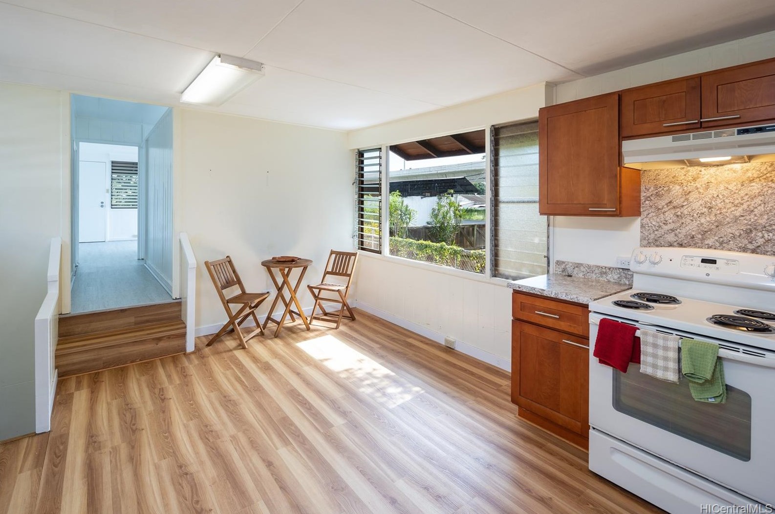 98-175 Kaulike Dr, Pearl City, HI 96782-3226