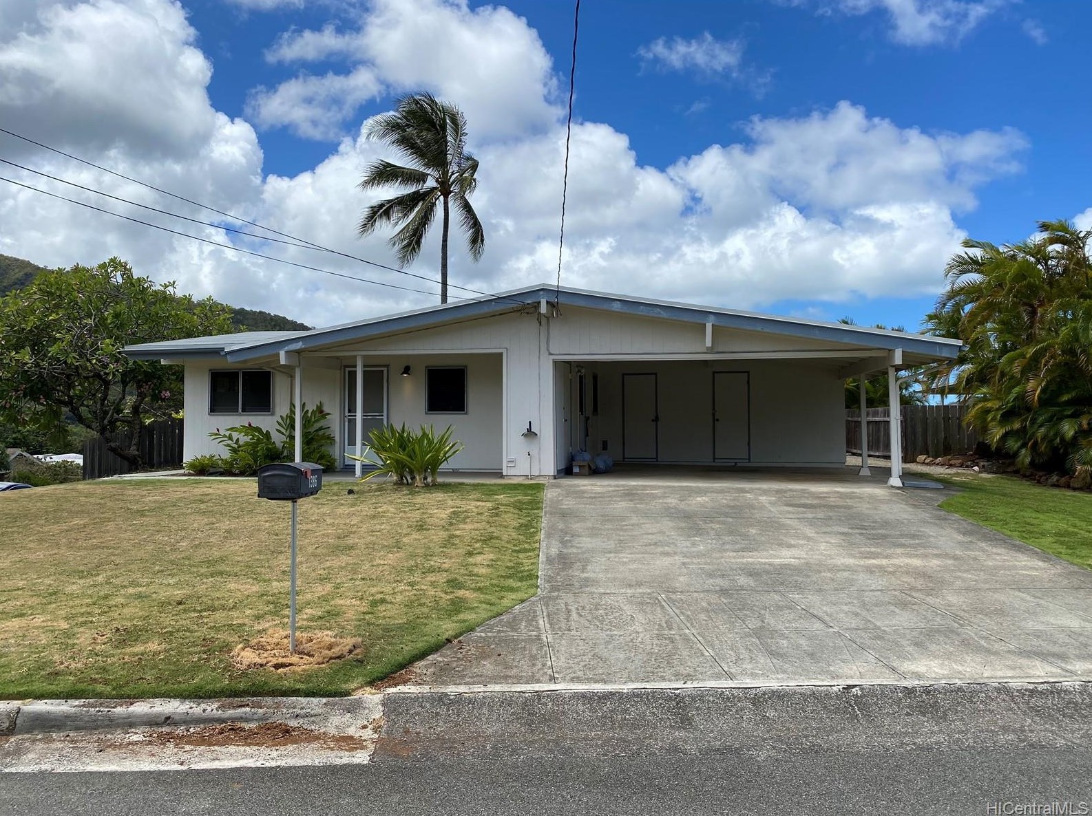 1386 Manu Aloha St, Kailua, HI 96734-4314