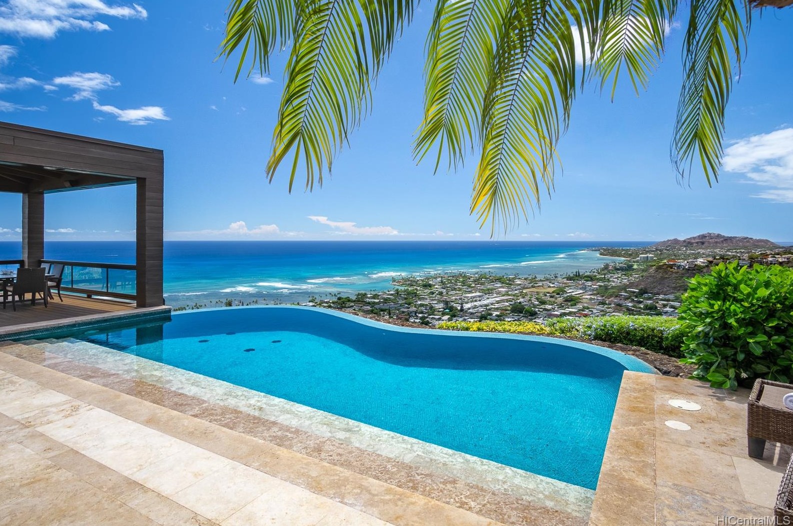 591 Kahiau Loop, Honolulu, HI 96821-2537