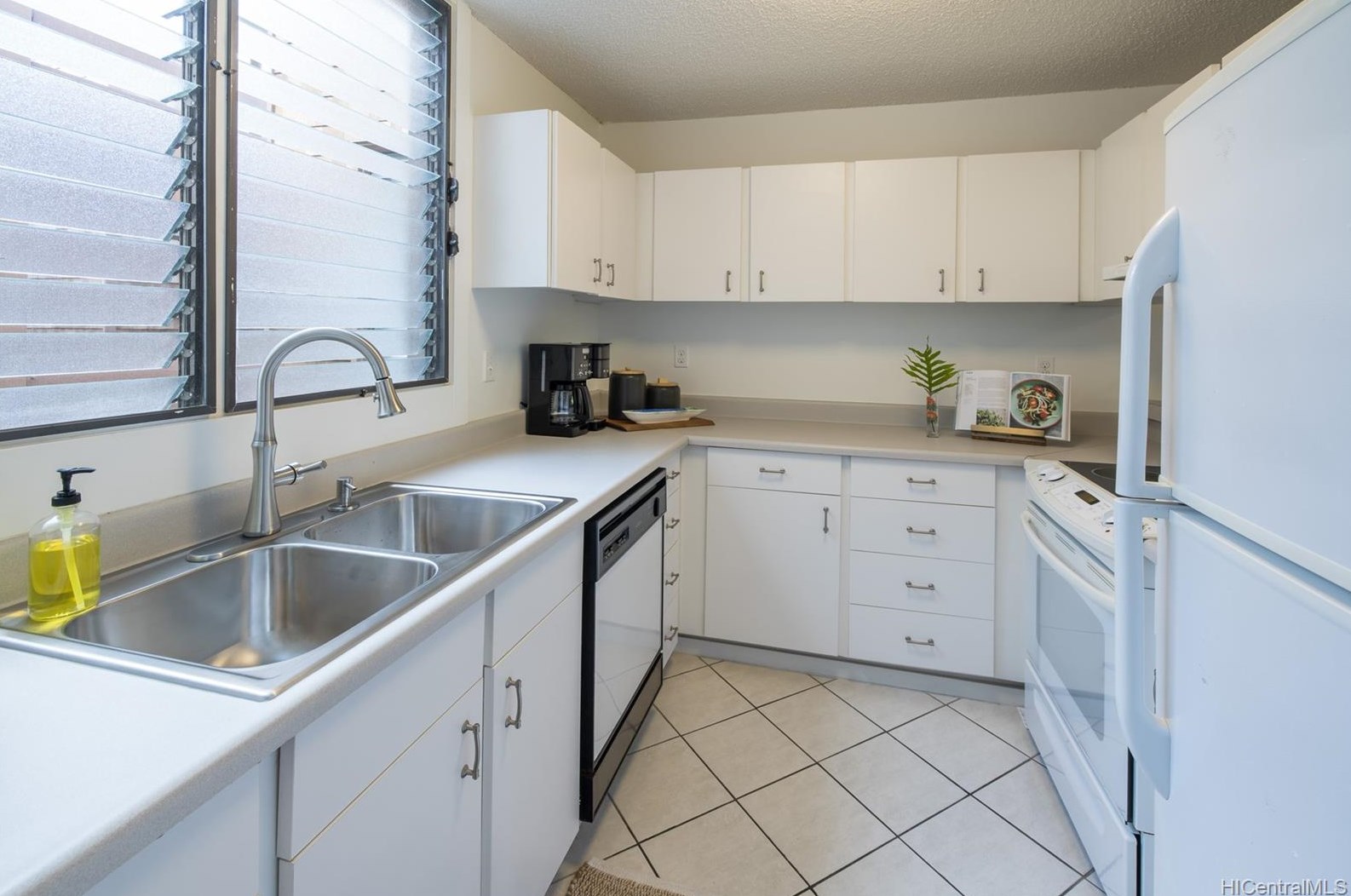 1015 Aoloa Pl #318, Kailua, HI 96734