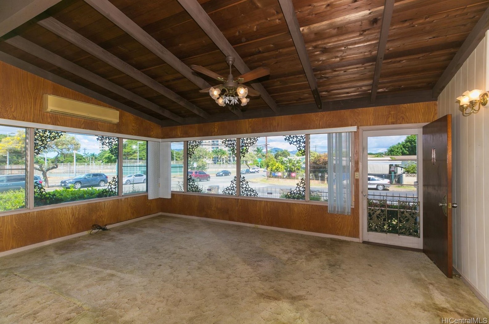 94251 Paiwa St, Waipahu, HI 96797-0036
