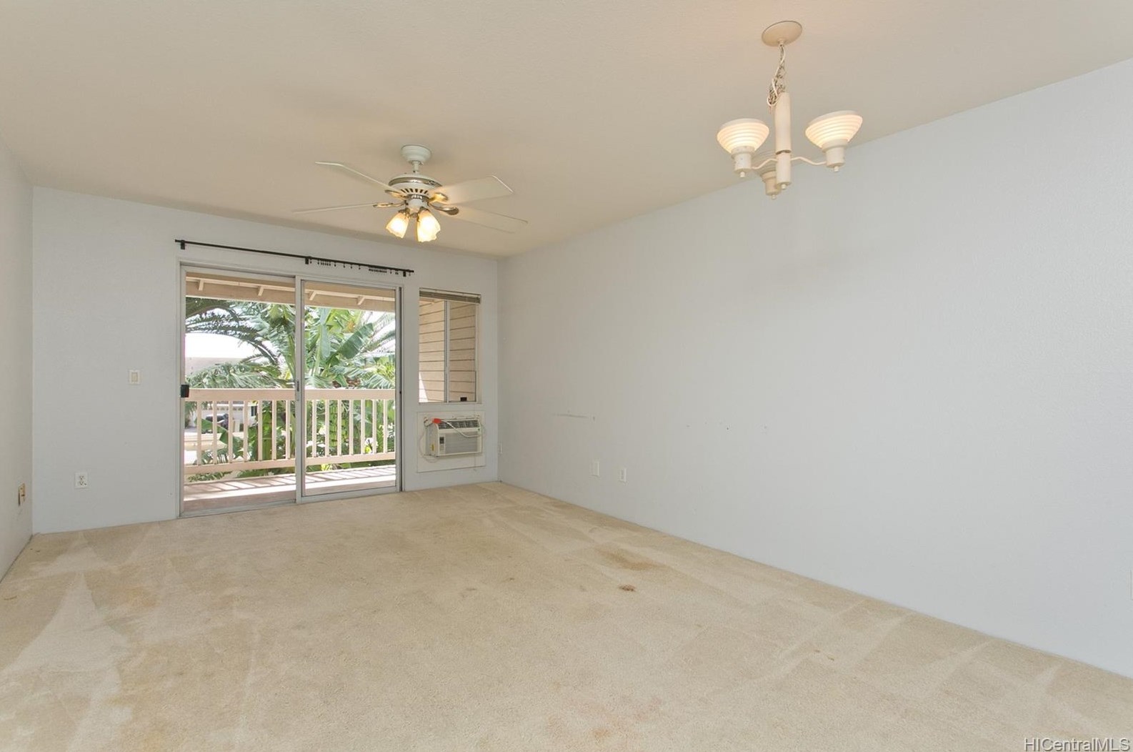 94-650 Lumiaina St #y202, Waipahu, HI 96797