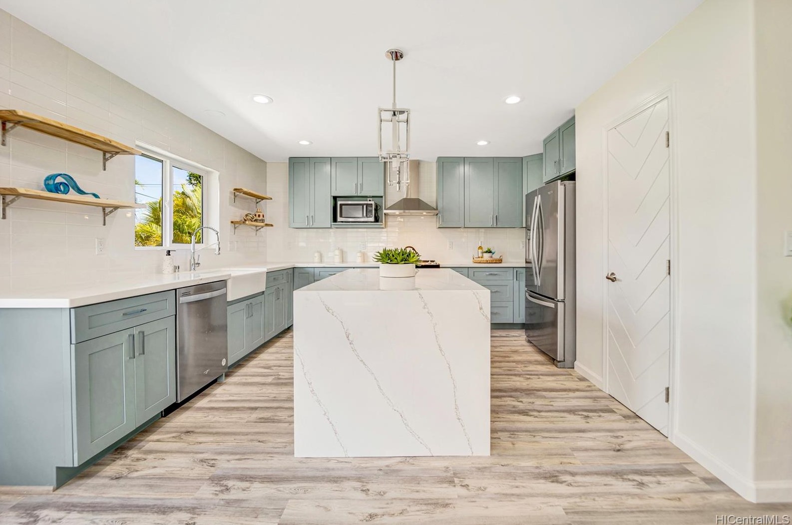 1176 Aukele St, Kailua HI  96734-3616 exterior