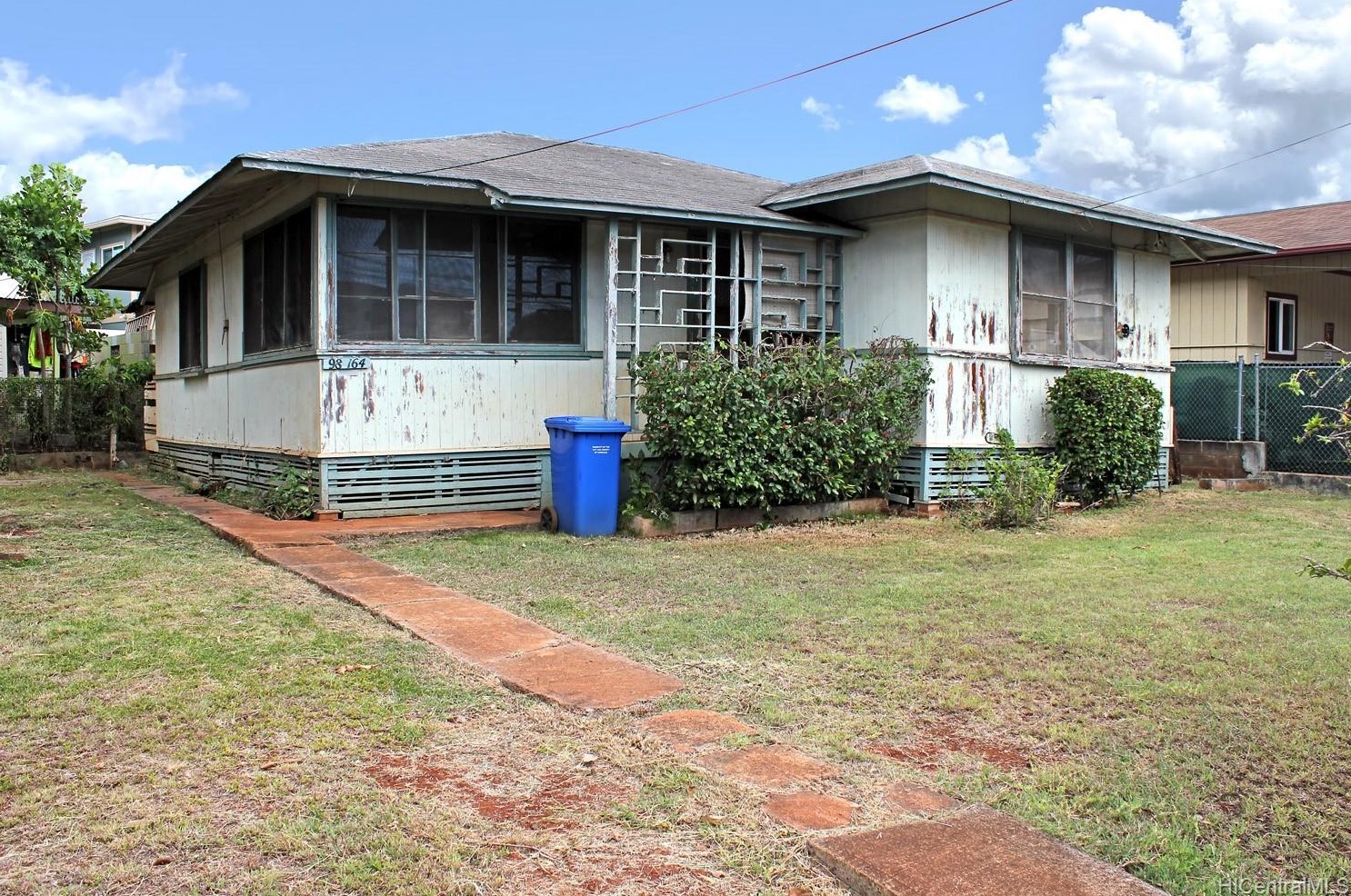98-164 Kaulike Dr, Pearl City, HI 96782-3226