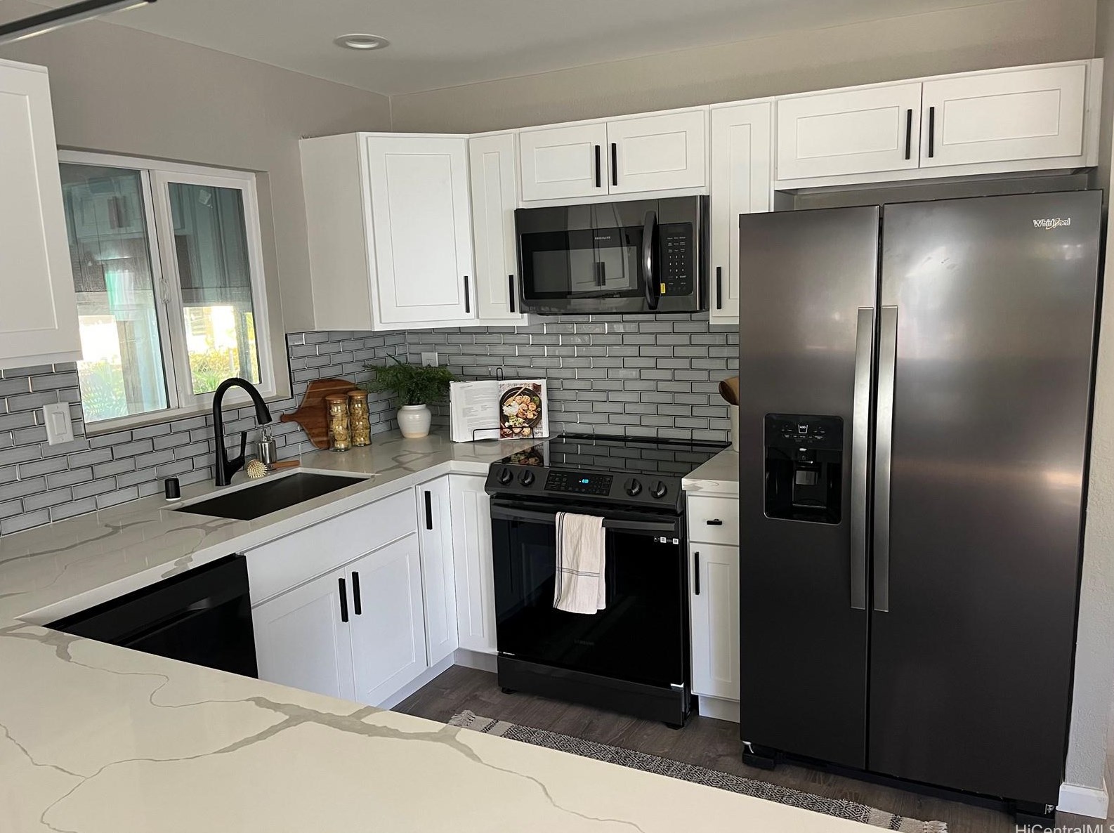 67458 Kukea Cir, Waialua, HI 96791