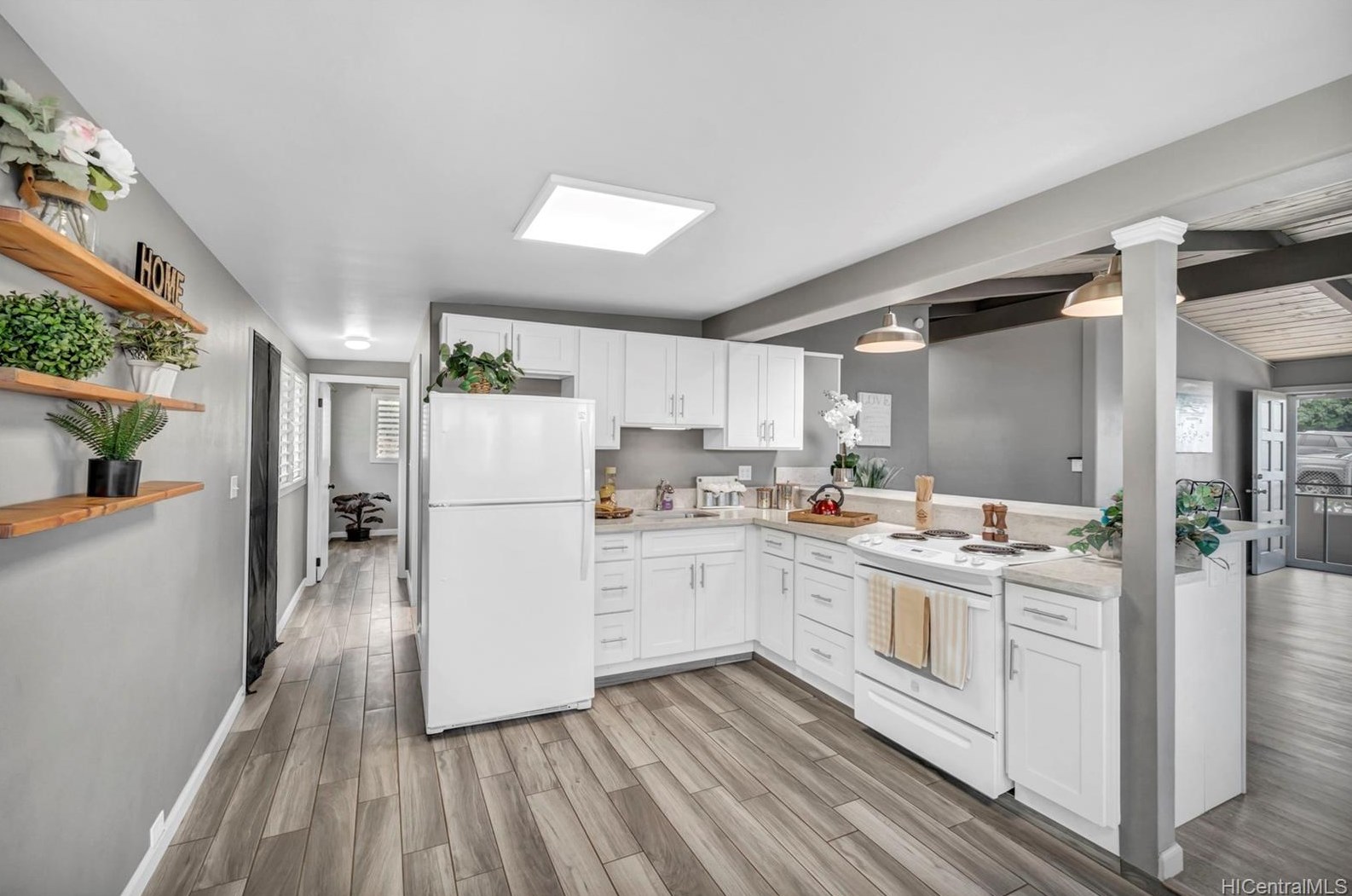 2222 Apaakuma St, Pearl City, HI 96782