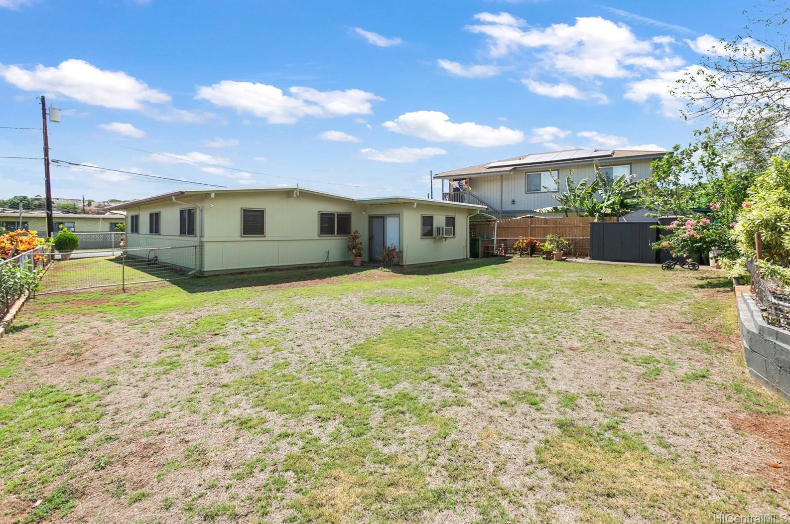 94480 Awamoi St, Waipahu, HI 96797-1608