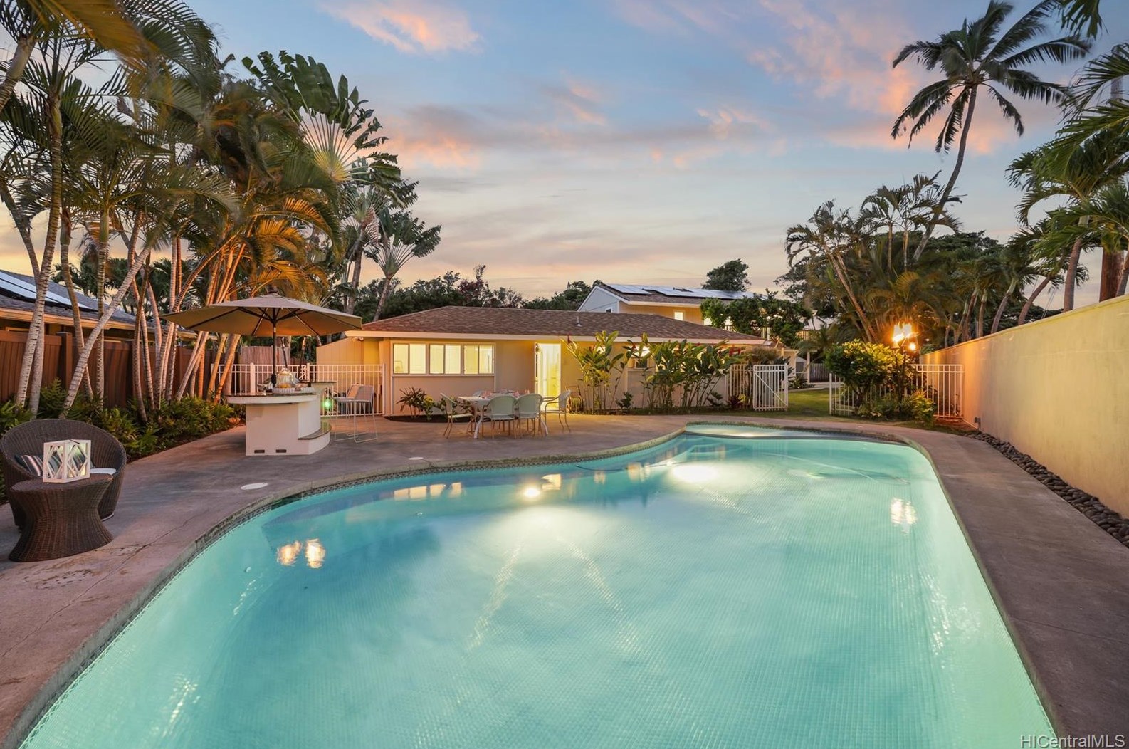 676 Mokapu Rd, Kailua, HI 96734