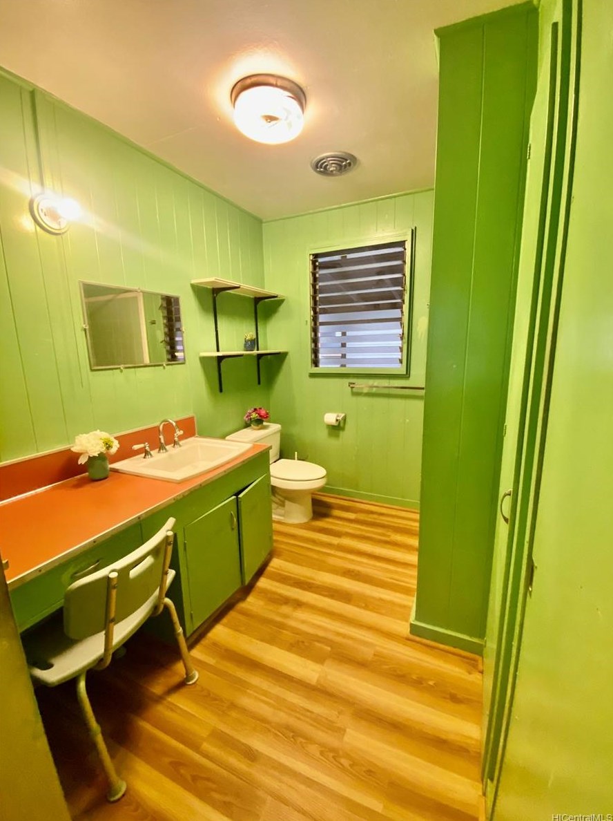 604 Hoomalu St, Pearl City HI 96782-2708 exterior