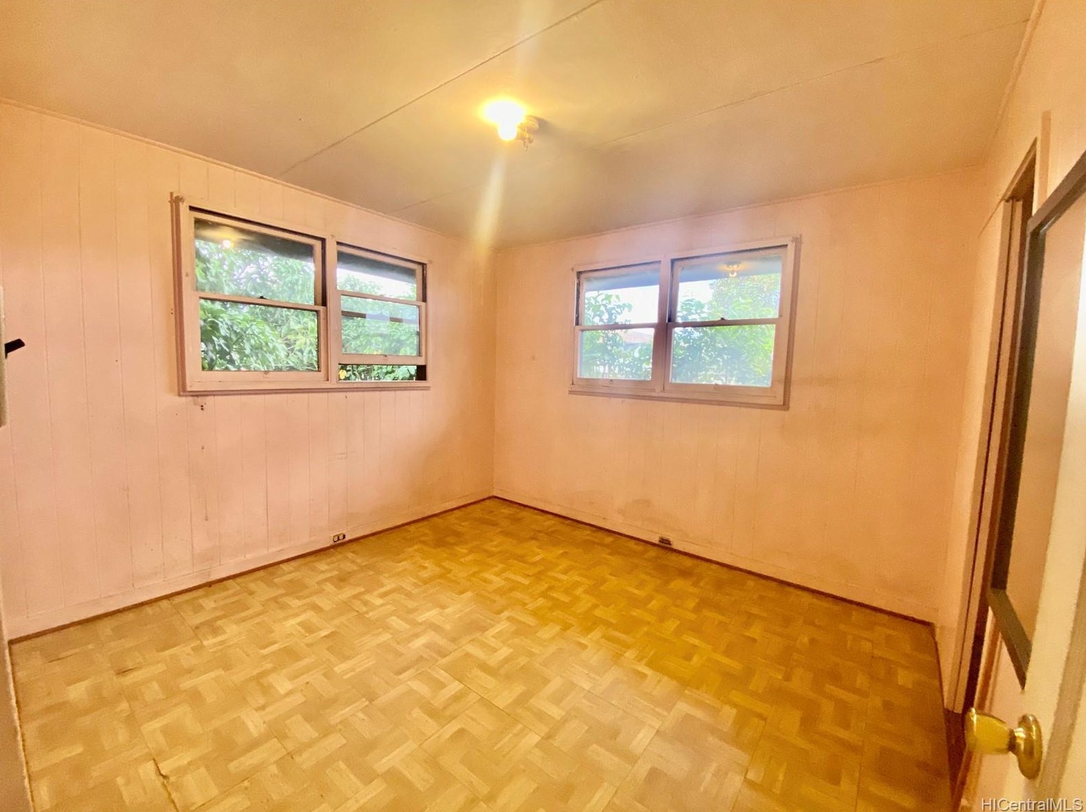 604 Hoomalu St, Pearl City HI 96782-2708 exterior