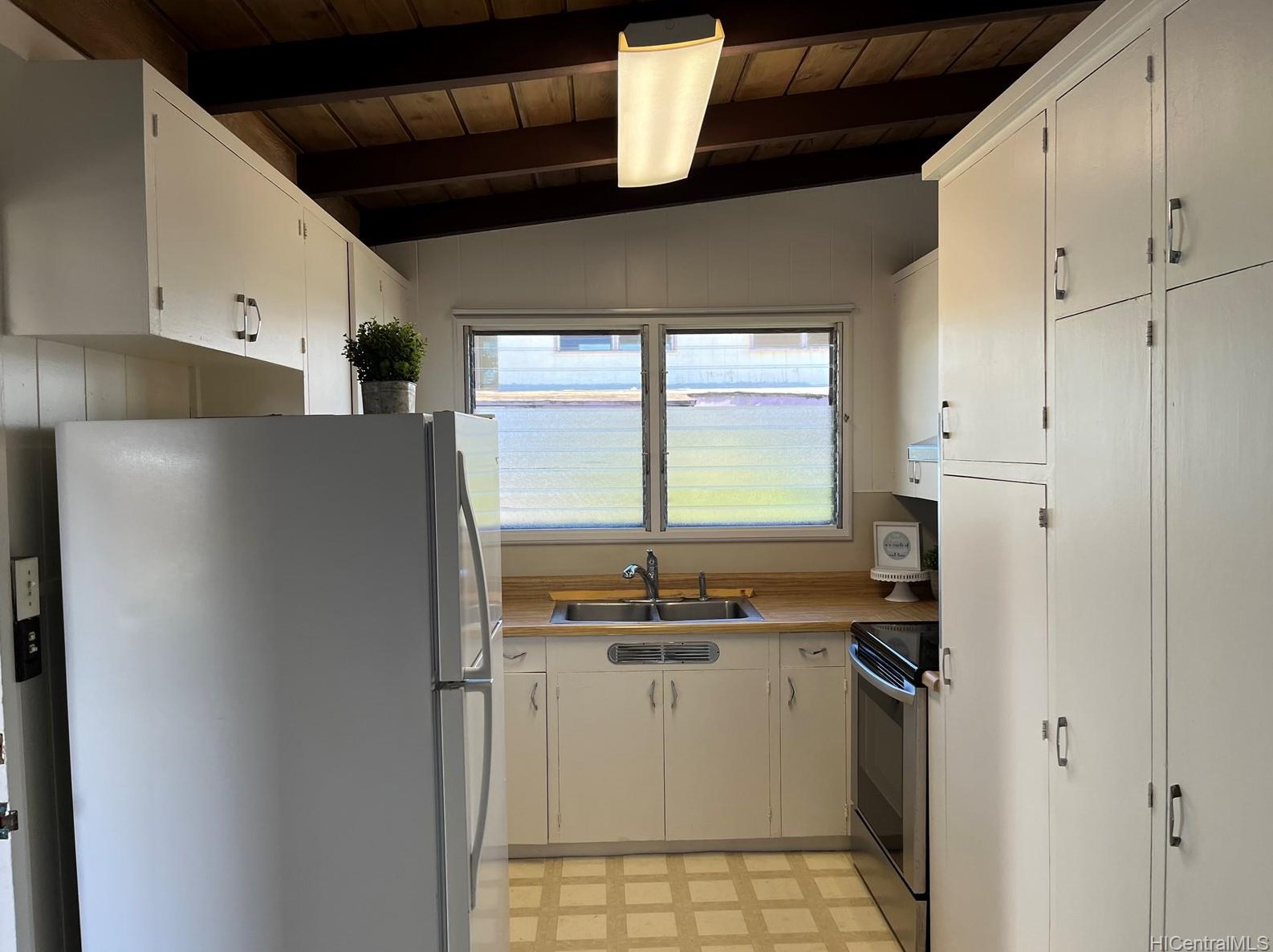 1644 Makamua St, Pearl City, HI 96782-2024