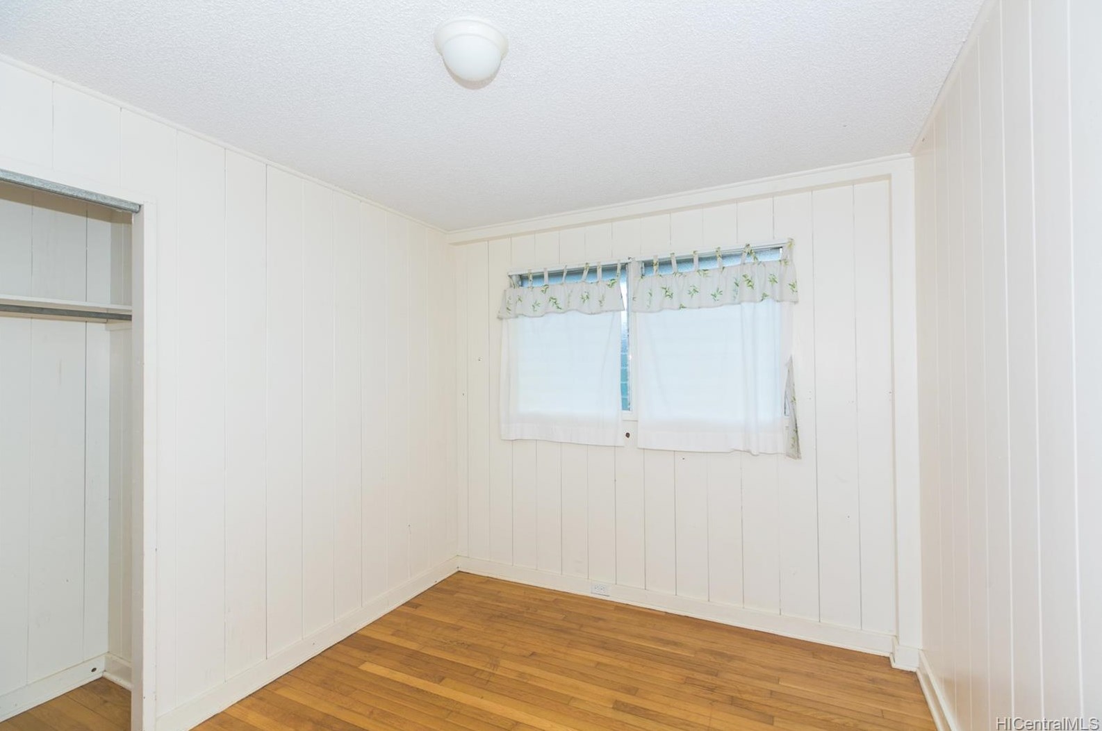 1086 Kaweloka St, Pearl City HI 96782-2082 exterior