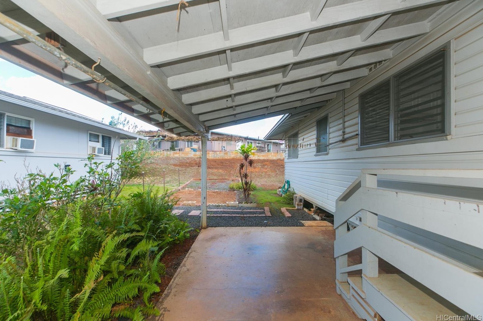 1086 Kaweloka St, Pearl City HI 96782-2082 exterior