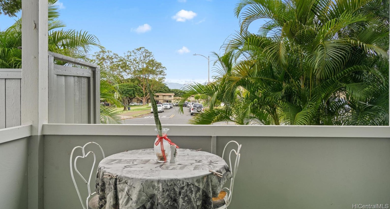 98-1421 Kamahao St, Pearl City, HI 96782