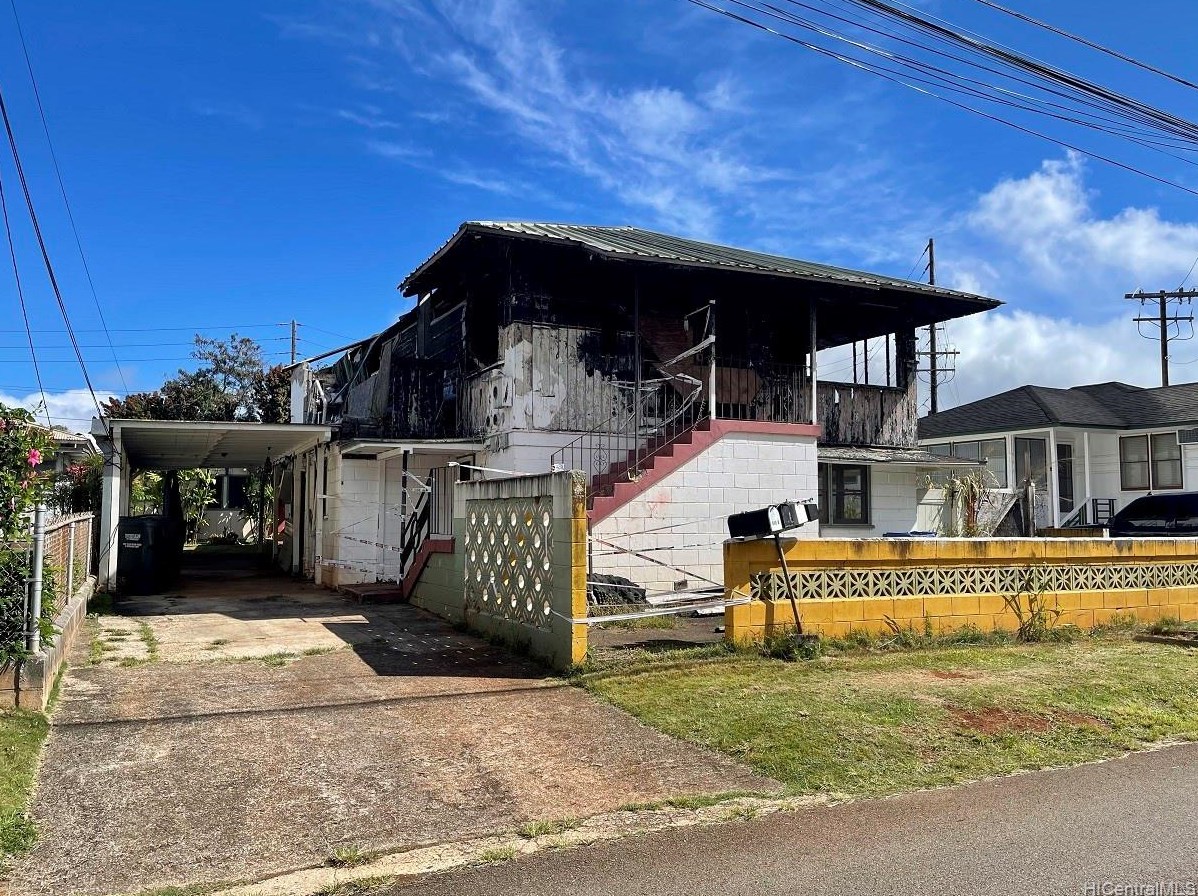 310 Walker Ave, Wahiawa, HI 96786